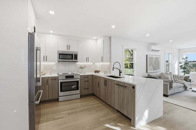 79 Moreland St 79, Somerville, MA 02145