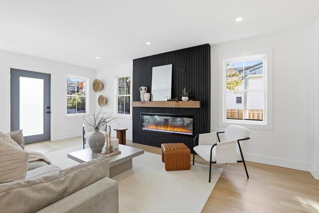 79 Moreland St 79, Somerville, MA 02145