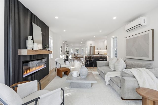 79 Moreland St 79, Somerville, MA 02145