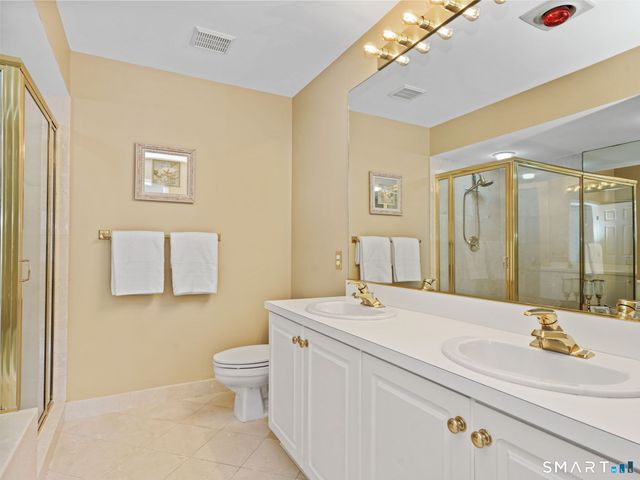 180 Turn Of River Road 13A, Stamford, CT 06905