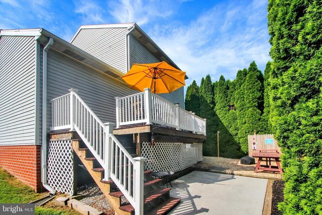 48 BREWSTER ST, Hanover, PA 17331