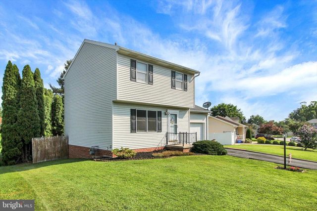 48 BREWSTER ST, Hanover, PA 17331