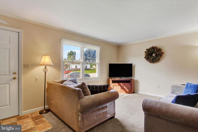 48 BREWSTER ST, Hanover, PA 17331