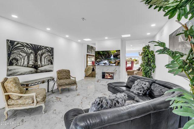 10601 W BAYSIDE Road, Sun City, AZ 85351