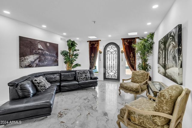 10601 W BAYSIDE Road, Sun City, AZ 85351