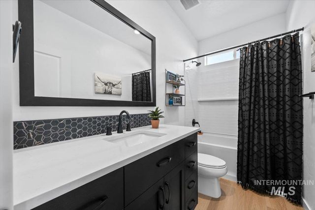 2195 Savoy Court, Middleton, ID 83644