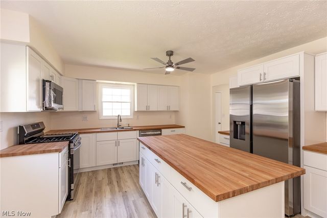 5258 Main Avenue, North Ridgeville, OH 44039