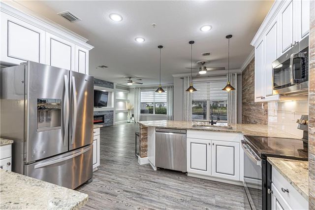 1330 Mariposa CIR # 103, Naples, FL 34105