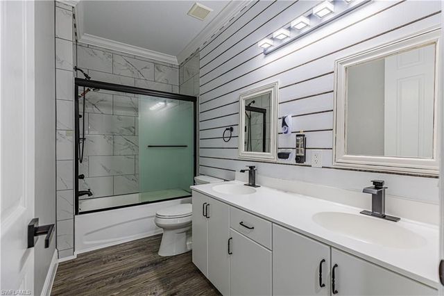 1330 Mariposa CIR # 103, Naples, FL 34105