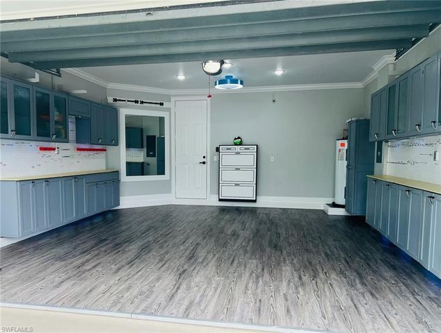 1330 Mariposa CIR # 103, Naples, FL 34105