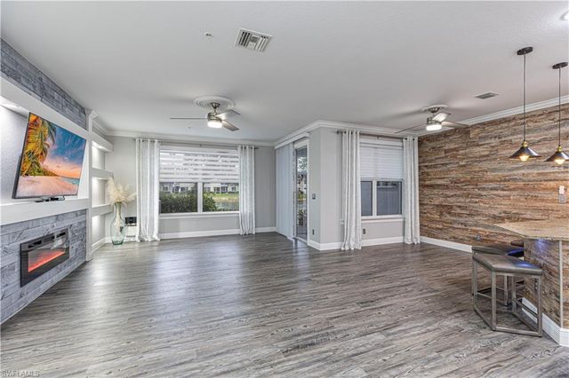 1330 Mariposa CIR # 103, Naples, FL 34105