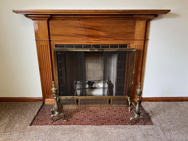 1618 Anita Avenue, Grosse Pointe Woods, MI 48236