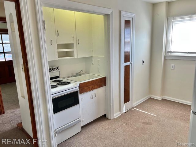 1618 Anita Avenue, Grosse Pointe Woods, MI 48236