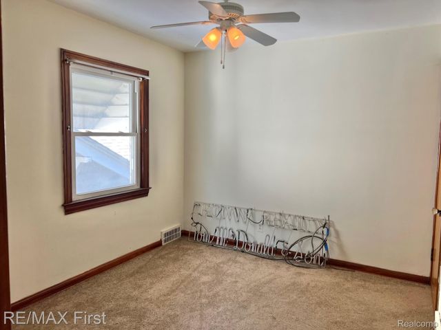 1618 Anita Avenue, Grosse Pointe Woods, MI 48236