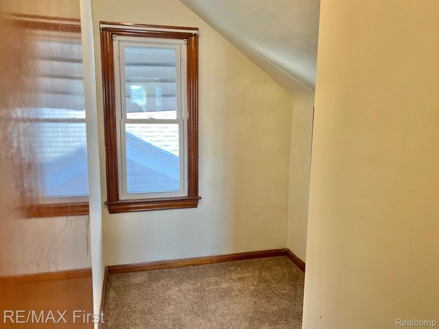 1618 Anita Avenue, Grosse Pointe Woods, MI 48236
