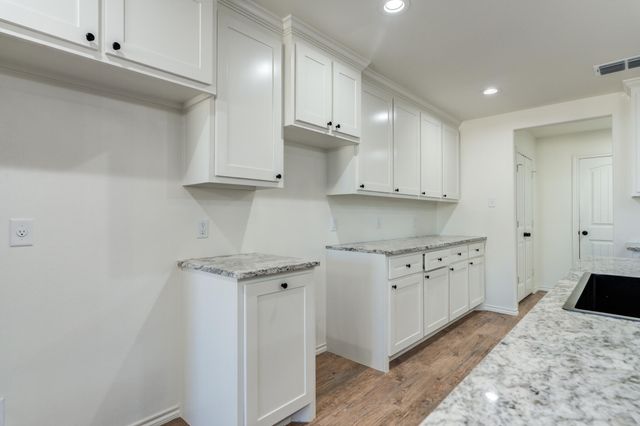 901 E Fordham Street, Lubbock, TX 79403