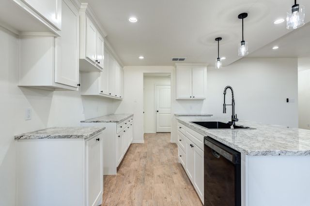 901 E Fordham Street, Lubbock, TX 79403