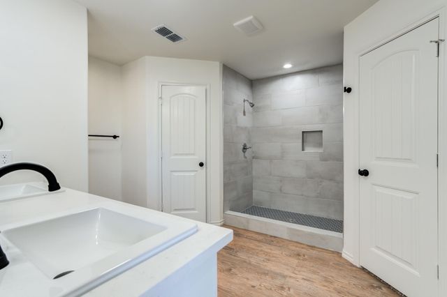 901 E Fordham Street, Lubbock, TX 79403