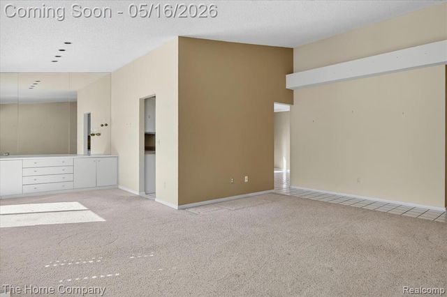 31170 Seneca Lane, Novi, MI 48377
