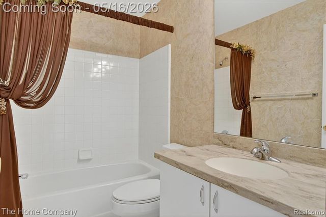 31170 Seneca Lane, Novi, MI 48377