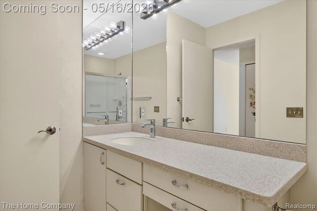 31170 Seneca Lane, Novi, MI 48377
