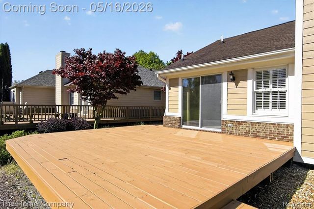31170 Seneca Lane, Novi, MI 48377