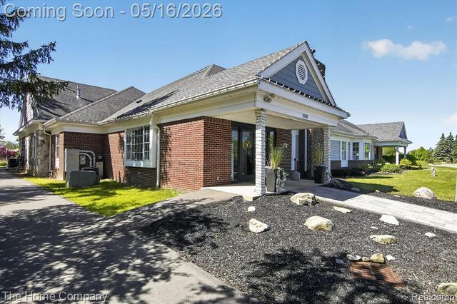 31170 Seneca Lane, Novi, MI 48377