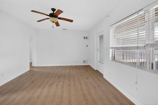 426 NE 7th Avenue 2B, Delray Beach, FL 33483