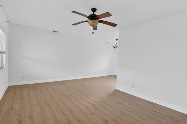 426 NE 7th Avenue 2B, Delray Beach, FL 33483