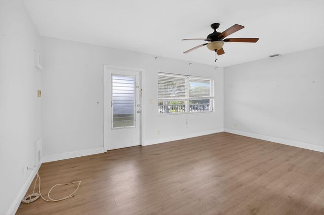 426 NE 7th Avenue 2B, Delray Beach, FL 33483