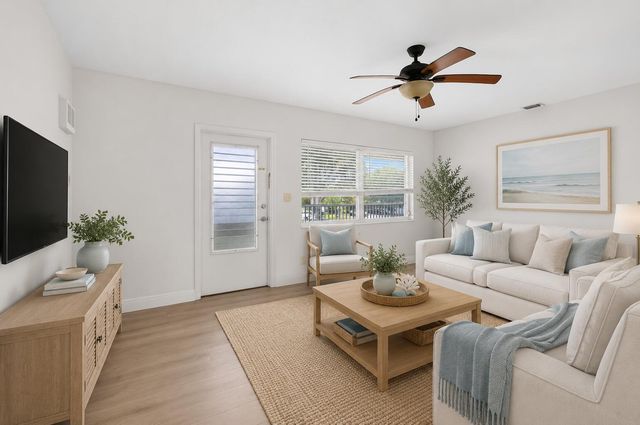 426 NE 7th Avenue 2B, Delray Beach, FL 33483