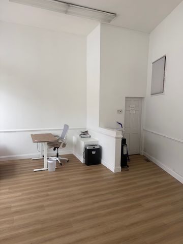 82-84 S Broadway, Aurora, IL 60505