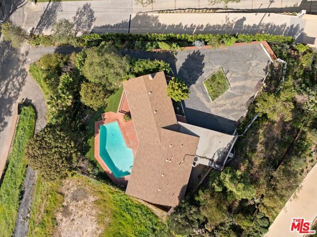 590 N Tigertail Road, Los Angeles, CA 90049