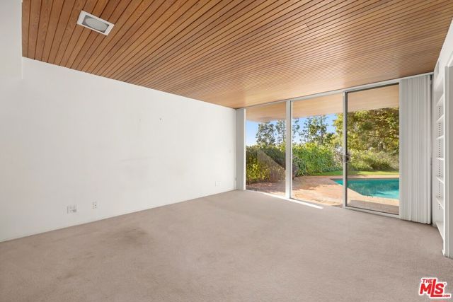 590 N Tigertail Road, Los Angeles, CA 90049