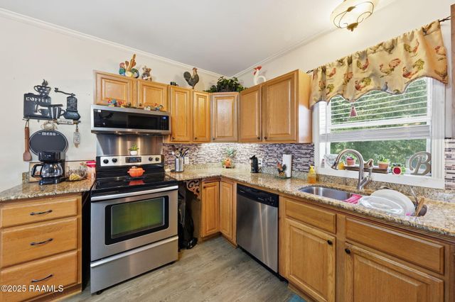 2001 Segura Road, New Iberia, LA 70560