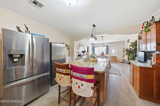 2001 Segura Road, New Iberia, LA 70560