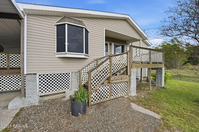 2001 Segura Road, New Iberia, LA 70560