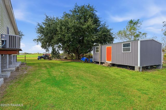 2001 Segura Road, New Iberia, LA 70560