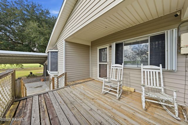2001 Segura Road, New Iberia, LA 70560