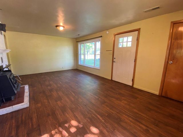 101 Hickory Street, Houston, MO 65483