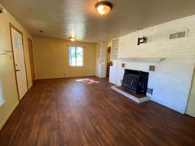 101 Hickory Street, Houston, MO 65483