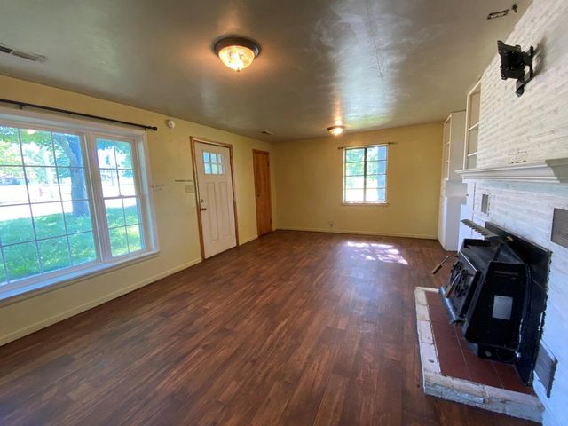 101 Hickory Street, Houston, MO 65483