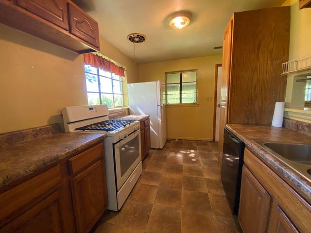 101 Hickory Street, Houston, MO 65483