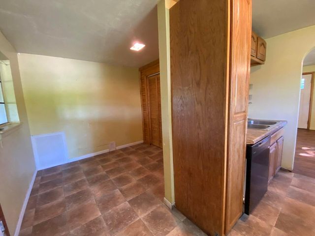 101 Hickory Street, Houston, MO 65483