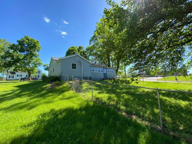 101 Hickory Street, Houston, MO 65483