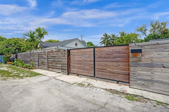 1201 N Andrews Avenue, Fort Lauderdale, FL 33311