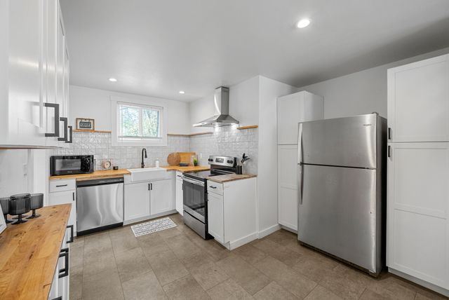 306 E St, Clarksville, TN 37042