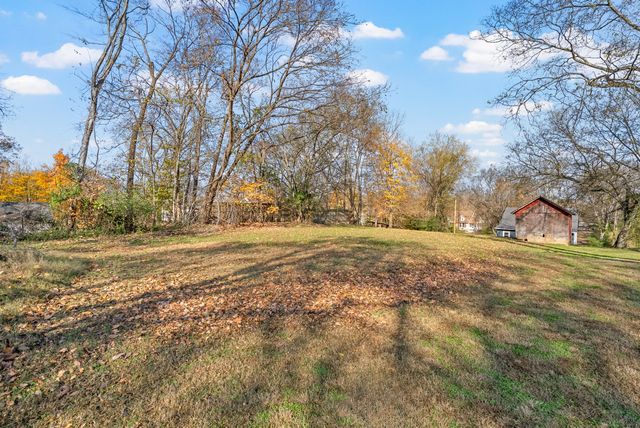 306 E St, Clarksville, TN 37042