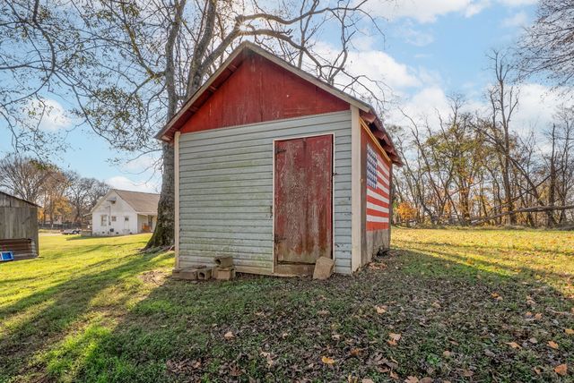 306 E St, Clarksville, TN 37042