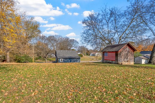 306 E St, Clarksville, TN 37042